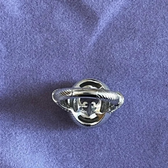 Judith Ripka Diamonique SS 4.1ct tw Round Bezel & Pave Ring. Excellent condition - Picture 4 of 4